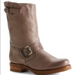 Frye Veronica Short Boots size 7 Gray